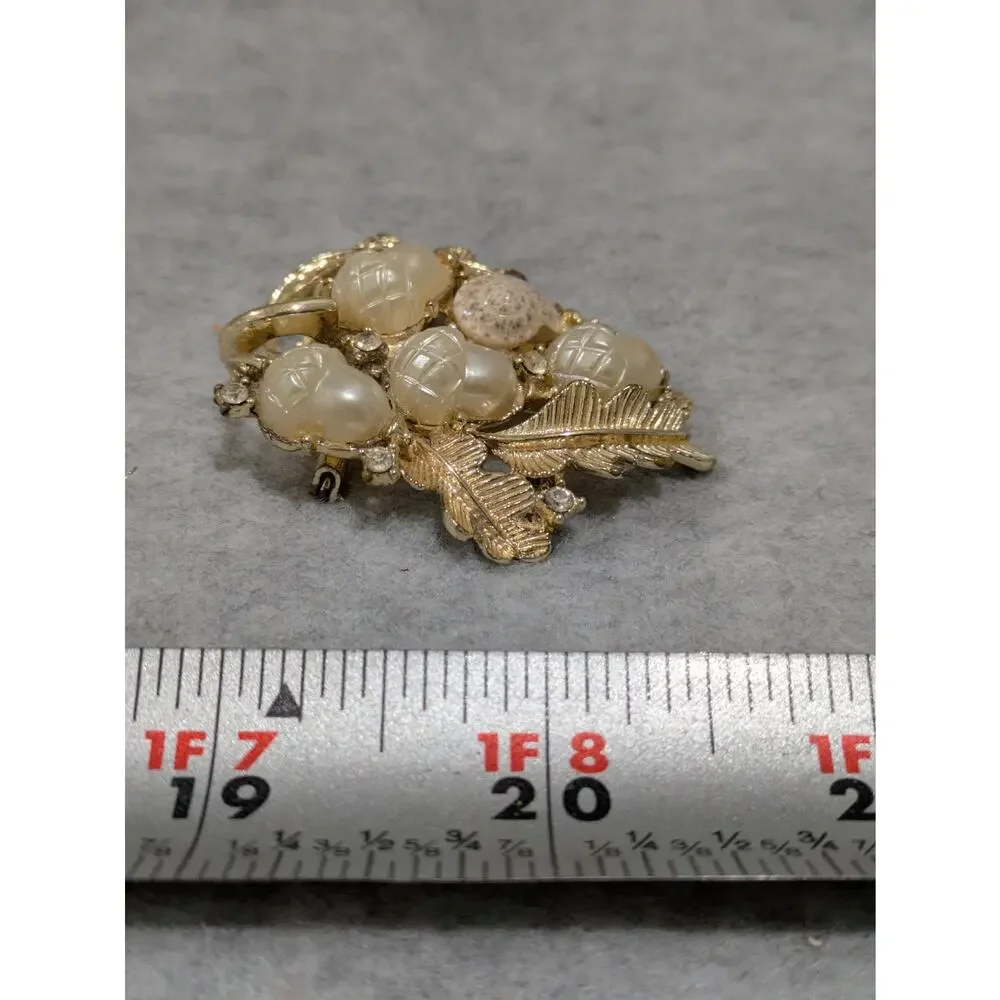 Vintage Brooch Pin Lot of 4 Victorian Tassle Maple Leaf Bear‎ Gold Silver Tone